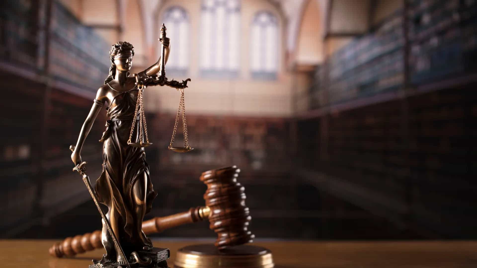 Av. Alparslan LEVENT - Karşıyaka Avukat - İzmir Avukat